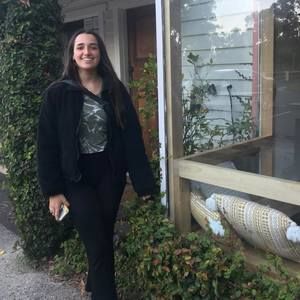 Meet your Posher, Ella